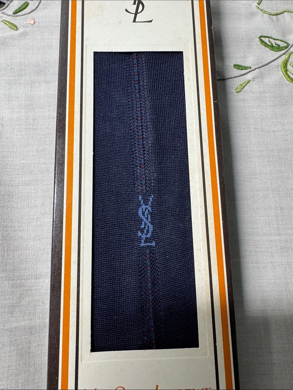 Vintage Yves Saint Laurent Navy 100% Cotton Men’s Socks in Original Sealed Box - Picture 2 of 6